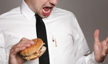 如何去掉定做T恤衫/工作服等服裝上面的頑固油污？