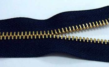 定制工作服裝的拉鏈壞了怎么維修?小妙招教你還原