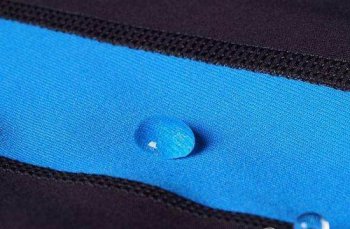 定做t恤衫知識:為什么有些純棉面料吸水性能差?