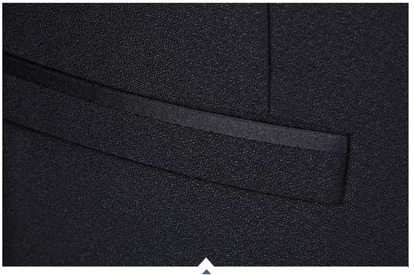 一粒扣青果領(lǐng)商務(wù)西裝定制口袋工藝細節(jié)特寫圖