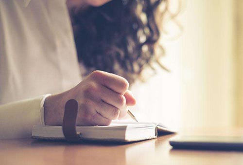 企業申請購買工作服報告(范本)