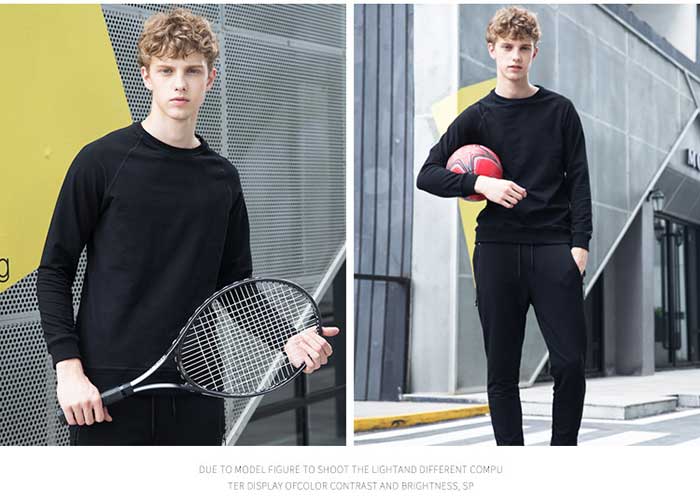 插肩袖純色圓領衛衣定做模特實穿之黑色效果展示圖